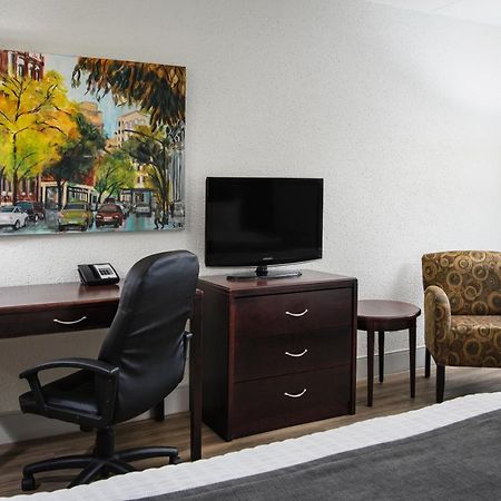 Viscount Gort Hotel, Banquet & Conference Centre ウィニペグ エクステリア 写真