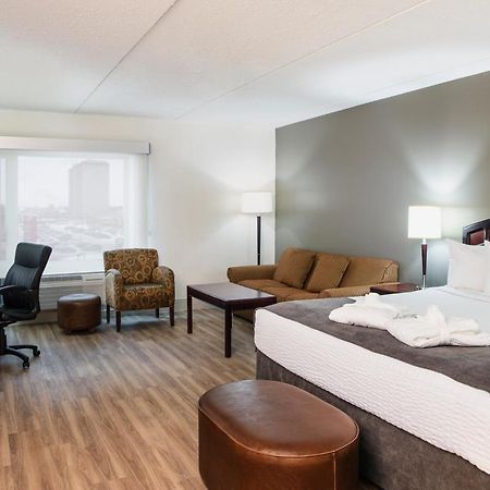 Viscount Gort Hotel, Banquet & Conference Centre ウィニペグ エクステリア 写真