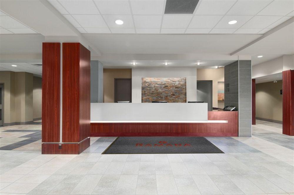 Viscount Gort Hotel, Banquet & Conference Centre ウィニペグ エクステリア 写真