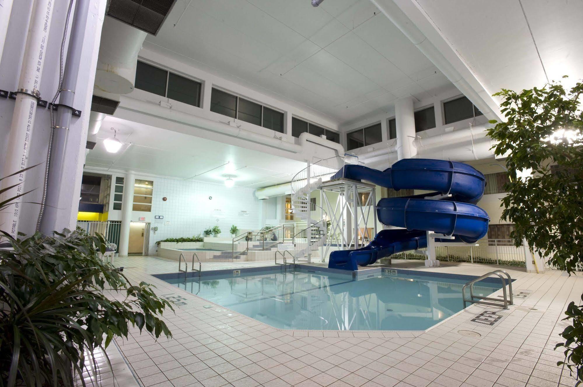 Viscount Gort Hotel, Banquet & Conference Centre ウィニペグ エクステリア 写真